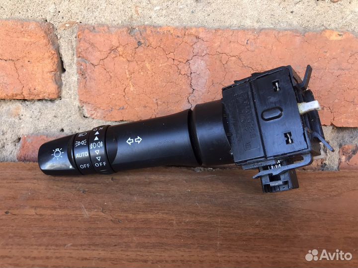 Переключатель поворотов Mitsubishi Outlander XL