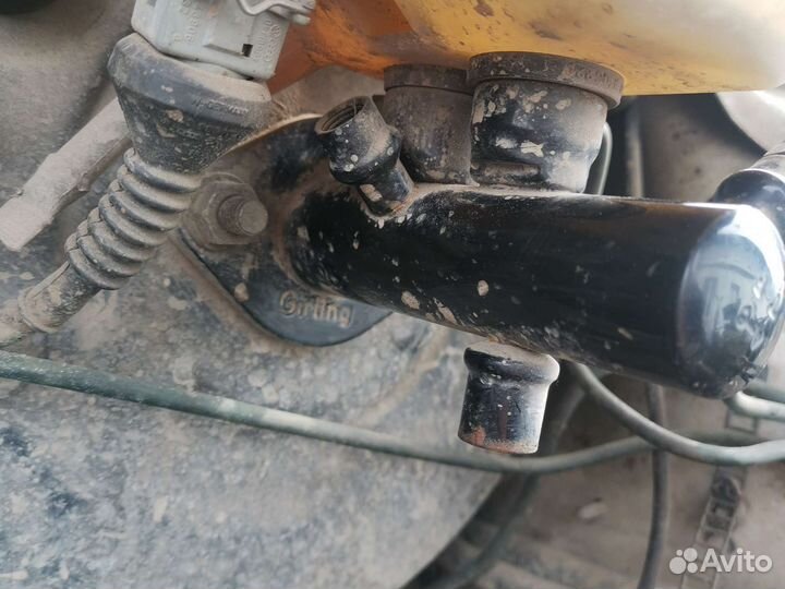Главный тормозной цилиндр гтц Audi 100 C4 2.8