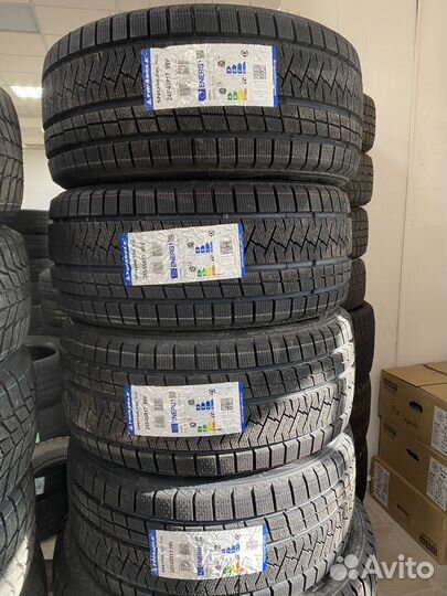 Triangle PL02 245/45 R17 99V