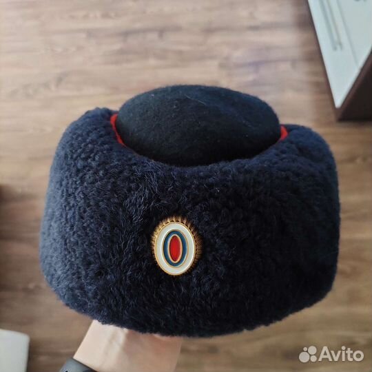 Женская шапка полиция