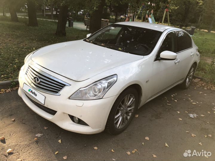 Infiniti G37, 2010