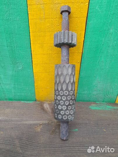 Деталь от старого печатного станка