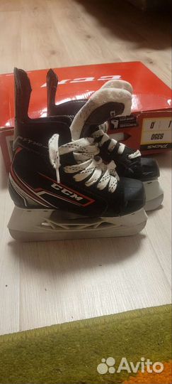 Коньки хоккейные