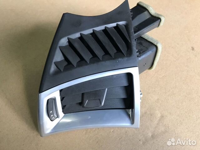 Дефлектор воздушный левый Cadillac SRX II 09-16