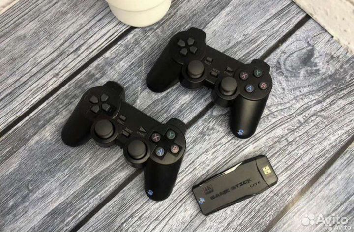 Игровая приставка Game stick 64 Gb(новая)