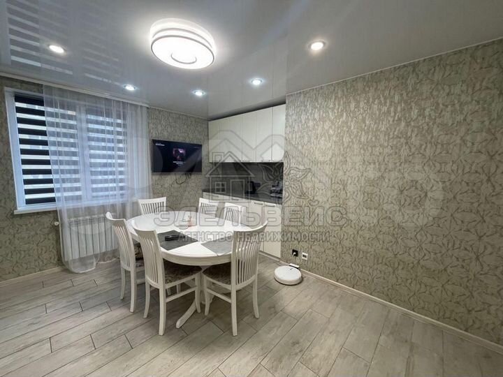 2-к. квартира, 70 м², 3/19 эт.