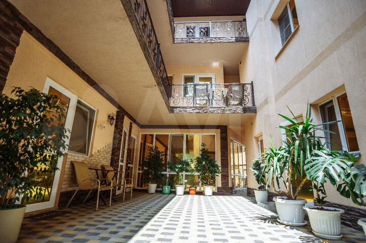 Гостиница, 700 м²