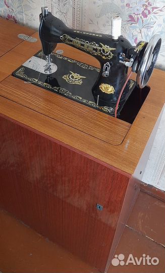 Швейная машинка, Стол-шкаф - 22-1
