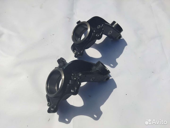 Кулак правый Фольксваген Поло седан Шкода Рапид