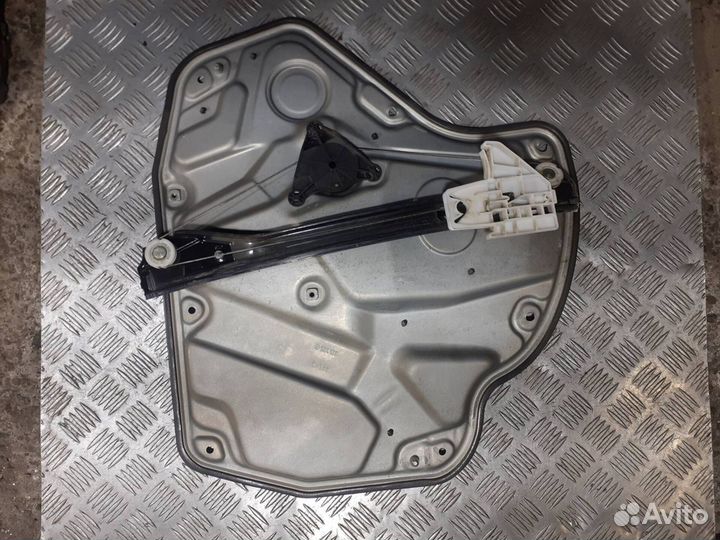 Стеклоподъемник задний правый Skoda Octavia A5