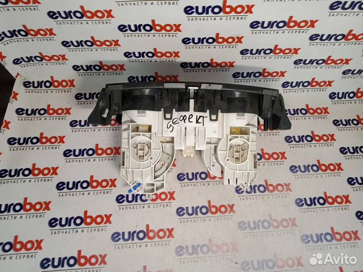 Блок управления климат-контролем (печкой) Mazda M