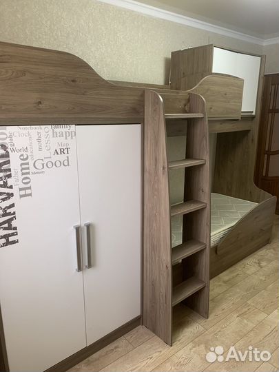 Двухъярусная кровать