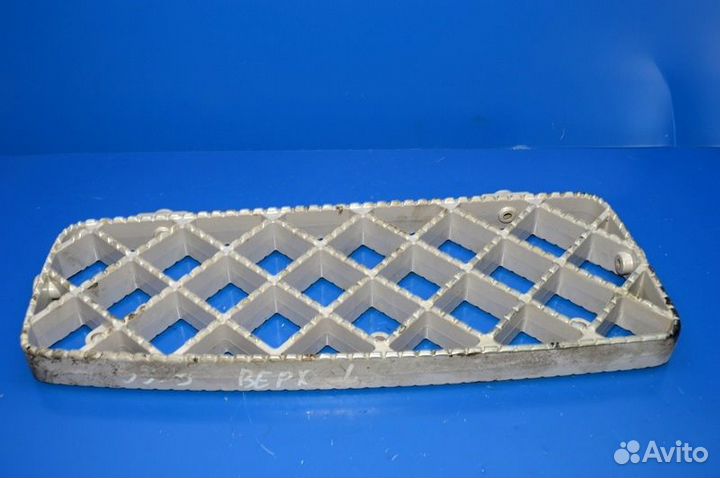 Ступенька подножки, верхняя, левая scania R-series