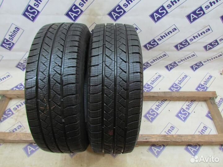 Goodyear Vector 4Seasons Cargo 215/65 R16C 92N