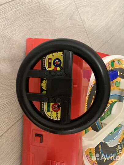 Игрушка за рулем