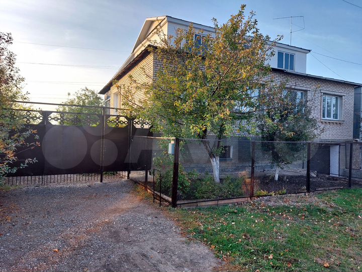 Дом 172,6 м² на участке 7,5 сот.