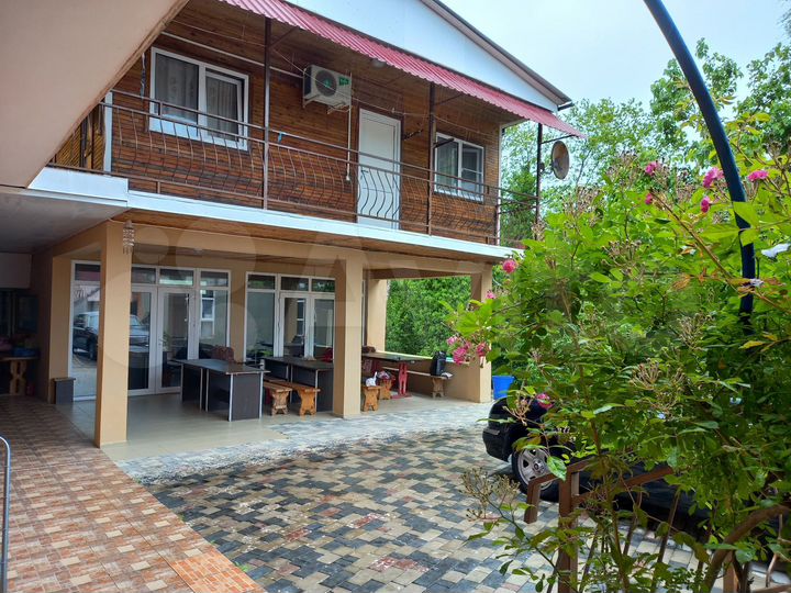 Комната 11 м² в > 9-к., 1/2 эт.