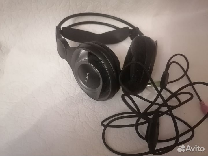 Проводные наушники