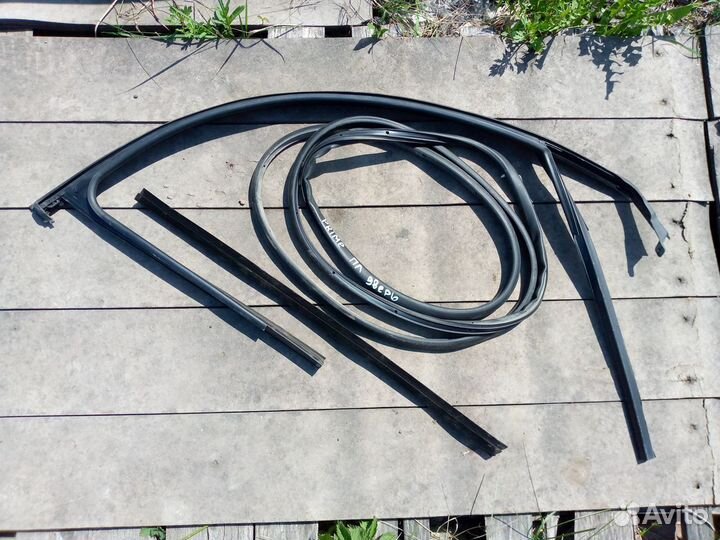 Уплотнитель Kia Sorento Prime 3