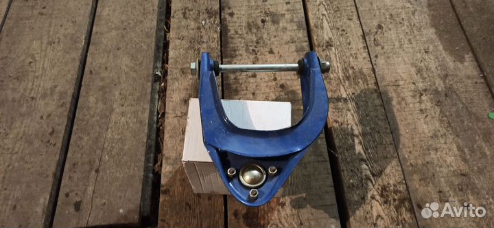 Правый верхний рычаг 2107