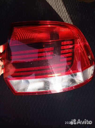 Задний правый фонарь volkswagen polo