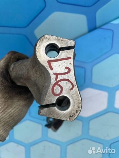 Кулак поворотный передний левый 8K0407253R