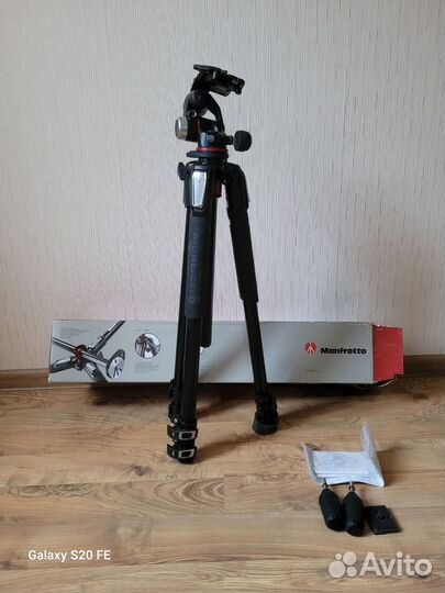 Штатив с головой Manfrotto MK055xpro3-3W