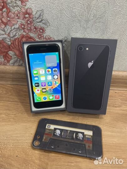 iPhone 8, 64 ГБ