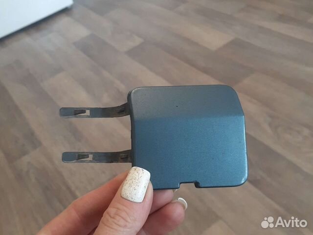 Заглушка переднего бампера Renault Sandero 2009