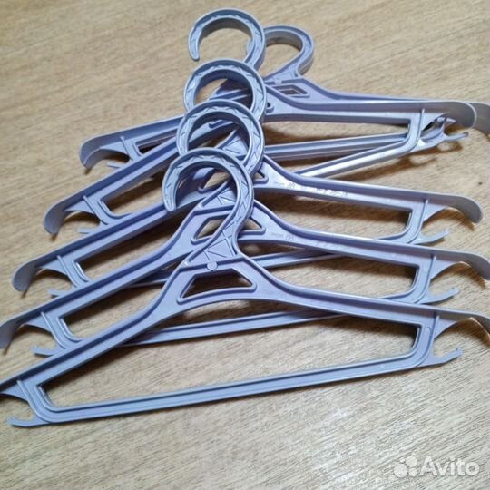 Вешалки плечики детские 5 шт