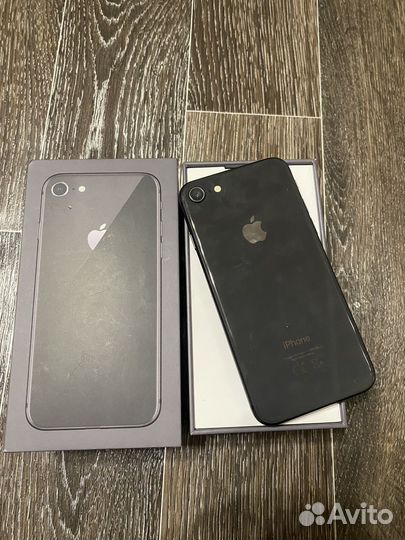 iPhone 8, 64 ГБ