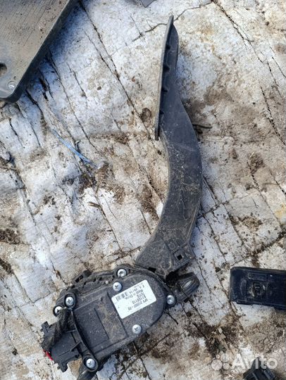 Lifan х 60 педаль газа