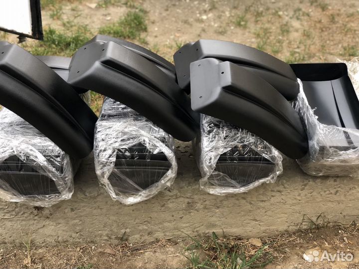 Бризговики на вис задние крылья