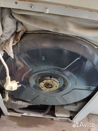 Стиральная машина с вертикальной загрузкой