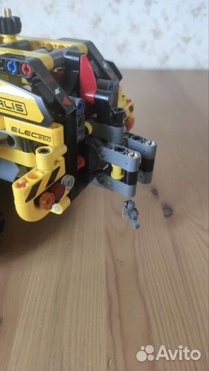 Lego Technic Гусеничный погрузчик