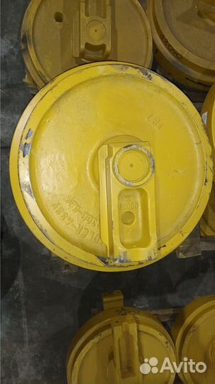 Колесо направляющее 81E8-2004 (9 серия) R320LC-3 ск