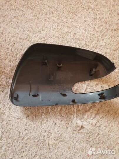 Накладка зеркала правого Kia Ceed 1, 876261H800