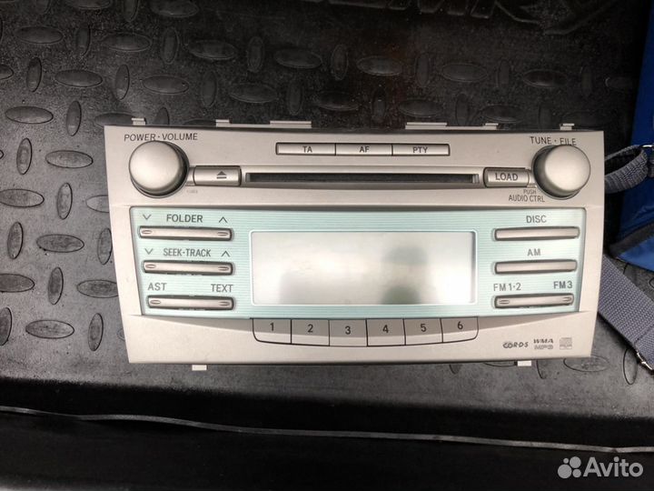 Магнитола на Камри v40