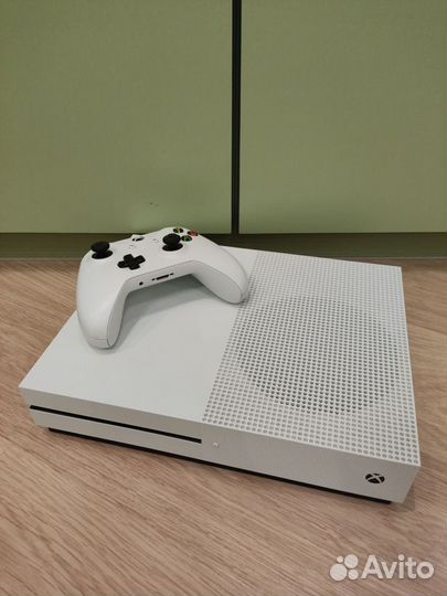 Xbox One S 1тб