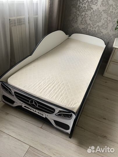Детская кровать машина с матрасом