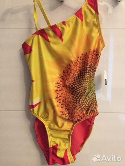 Купальник GAP новый 4-5 лет