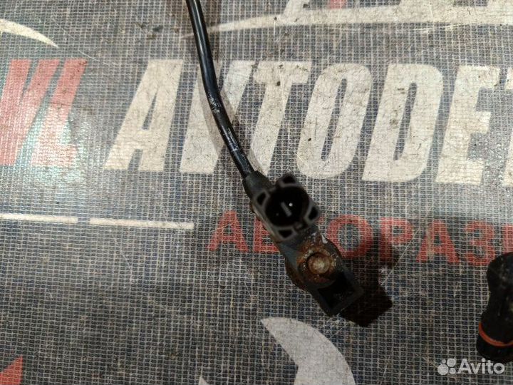 Датчик износа тормозных колодок передний правый