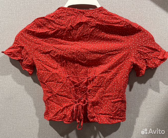 Топ на пуговицах bershka