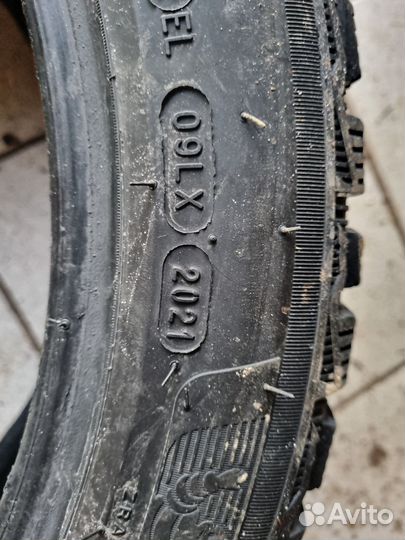 Michelin X-Ice North 4 235/45 R18 98T