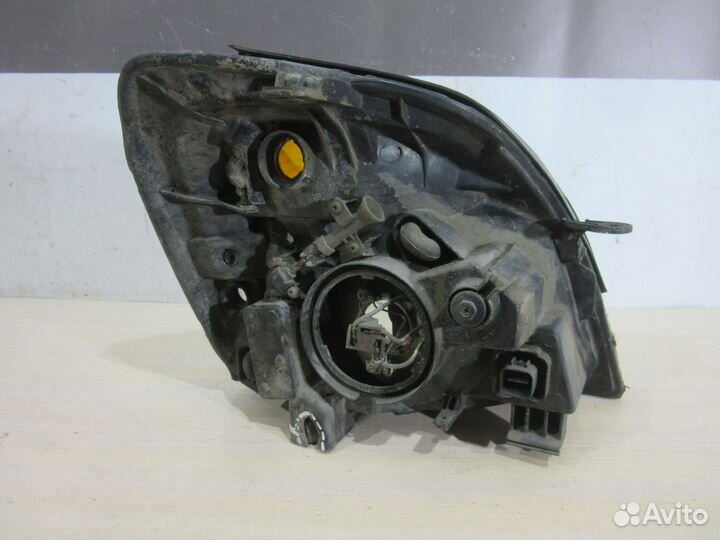 Фара левая Hyundai Starex H1