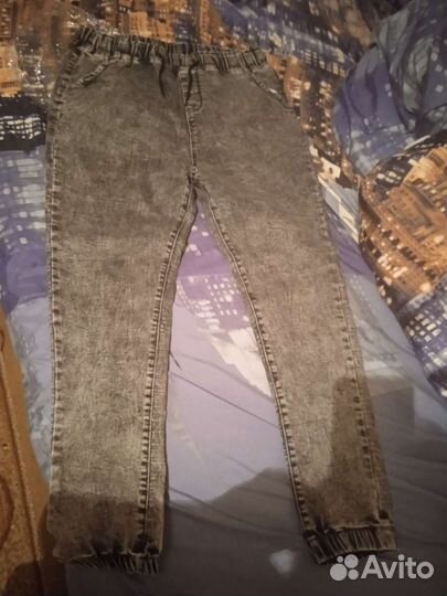 Джинсы новые 37