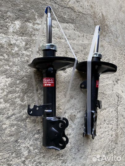 Передние амортизаторы toyota corolla kayaba 33337