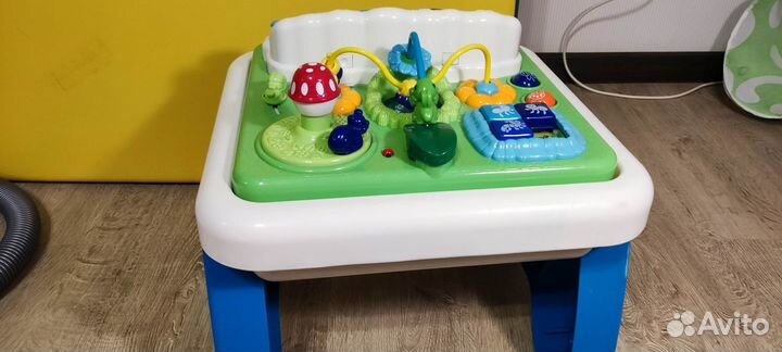 Детский игровой развивающий столик chicco