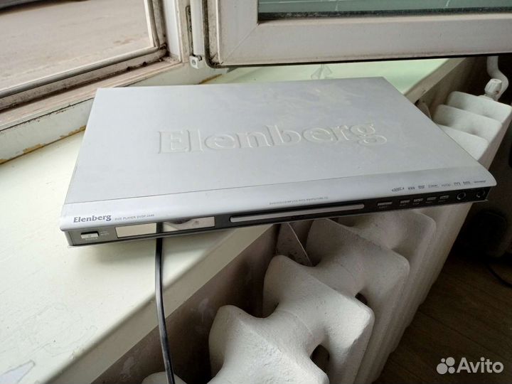 DVD плеер Elenberg 2448