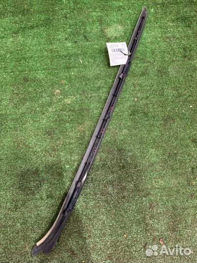 Молдинг лобового стекла правый Bmw 320I F30